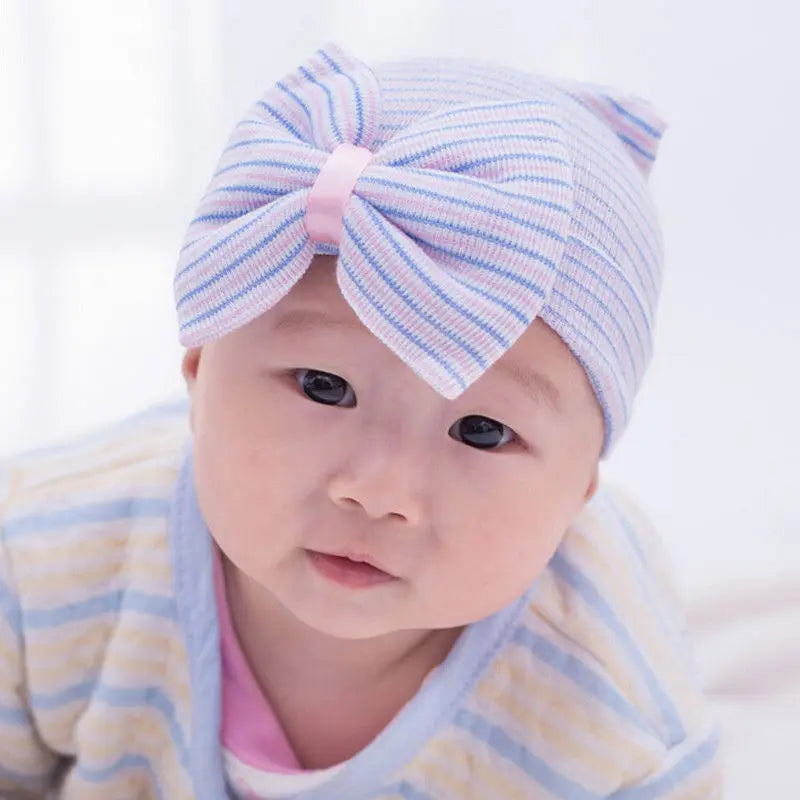 Bonnets bébé avec nœud