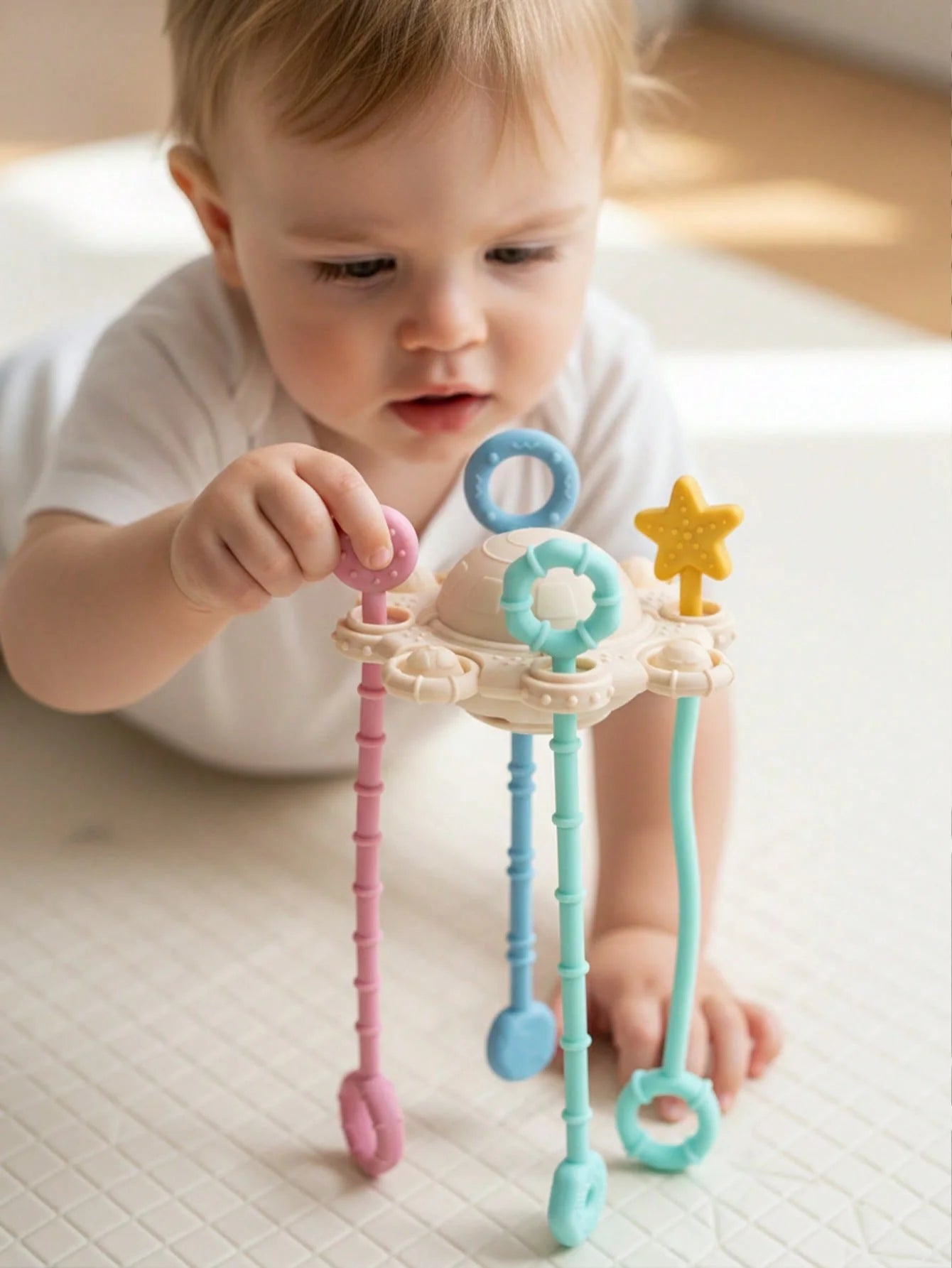 Jouet Sensoriel à Cordes — Éveil Motricité Bébé 6-18 mois