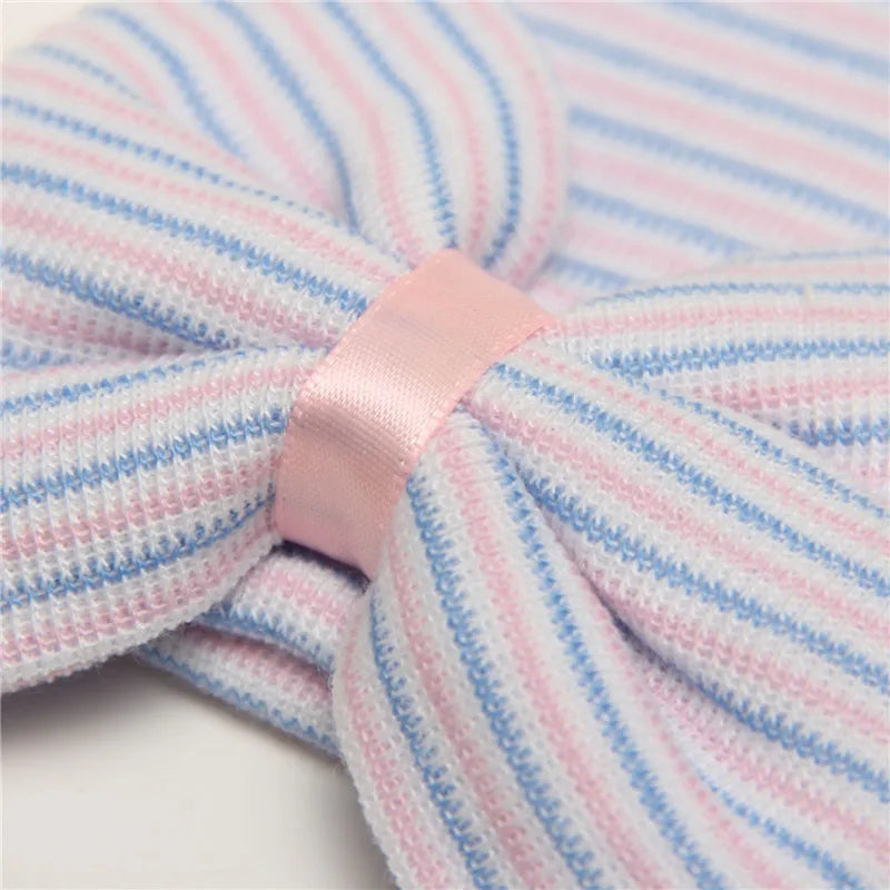 Bonnets bébé avec nœud