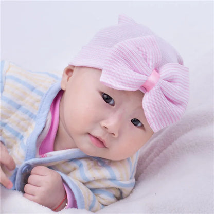 Bonnets bébé avec nœud